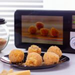 Bolinho De Arroz Com Bacon Na Airfryer: Receita Fácil De Fazer 2 Bolinho de Arroz com Bacon na Airfryer