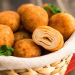 Bolinho De Mandioca Com Carne Seca Na Airfryer, Veja A Receita 2 Bolinho De Mandioca Com Carne Seca Na Airfryer