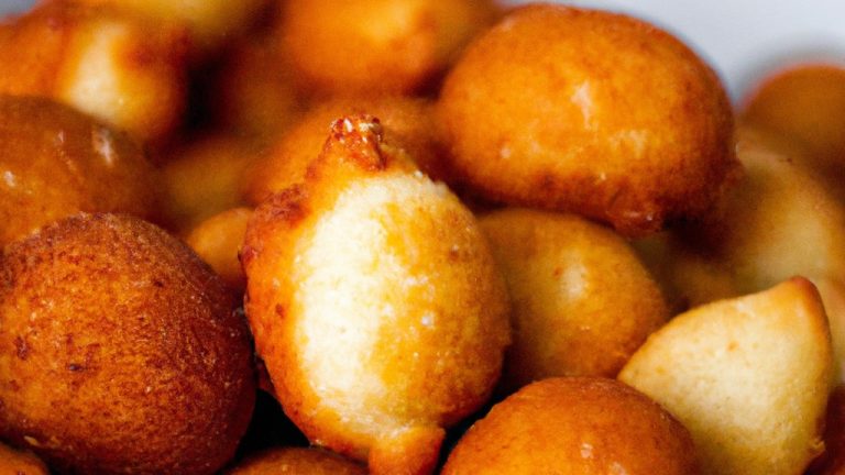 Imagem de uma fraldinha recheada assada na airfryer, com recheio suculento e crosta dourada e crocante. A fraldinha é apresentada em uma travessa, acompanhada de legumes grelhados e um molho saboroso.