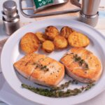 Jantar Airfryer: Medalhões De Salmão Com Crosta De Ervas 2 Medalhões de Salmão com Crosta de Ervas na Airfryer