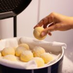 Pãozinho De Tapioca Na Airfryer: Receita Passo A Passo 2 Pãozinho De Tapioca Na Airfryer