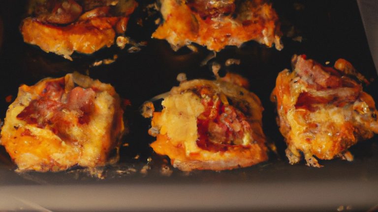 Imagem de uma pizza brotinho pronta em uma airfryer. A pizza tem uma crosta dourada e recheada com queijo derretido, molho de tomate e coberturas.