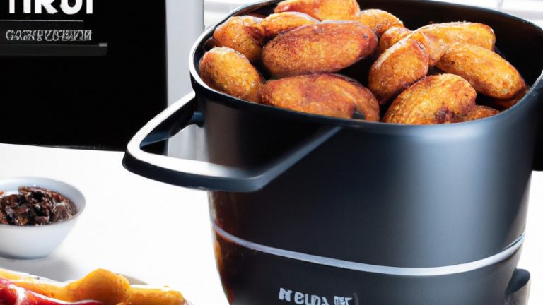 Uma imagem de uma Air Fryer Family Inox Black da Mondial Receitas. A fritadeira é feita de aço inoxidável preto e possui uma cesta removível com capacidade para 3,5 litros. A fritadeira também possui um painel de controle digital com 8 programas predefinidos e uma função de manter aquecido.