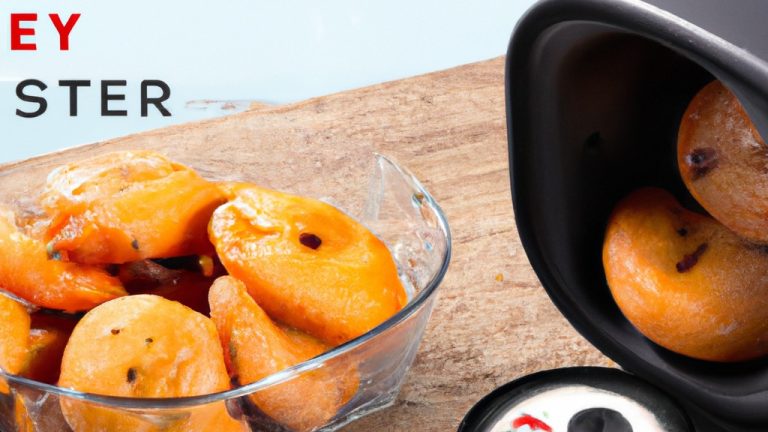 Imagem de uma fritadeira digital Oster preta com tela LED e dial giratório. Existem vários acessórios incluídos, como uma cesta de fritura removível, uma inserção de assado e uma bandeja de migalhas. A fritadeira está sobre uma superfície preta com o logotipo da Oster visível.