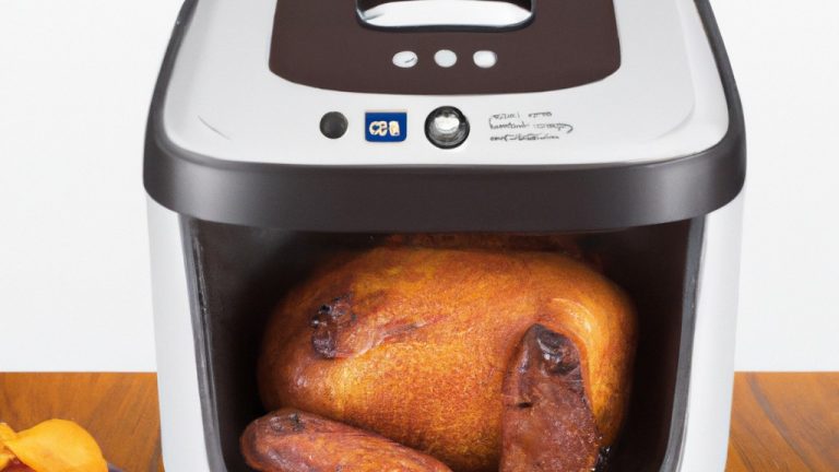 A imagem mostra uma fritadeira Air Fryer Philco Oven Pfr2200 de cor preta e cinza. Ela possui uma alça na parte superior, botões de controle na lateral e uma cesta removível no interior. A Air Fryer Philco Oven Pfr2200 é usada para preparar alimentos com menos óleo, resultando em refeições mais saudáveis e saborosas.
