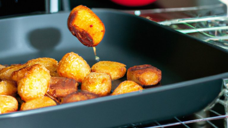 Imagem mostrando uma variedade de assadeiras e refratários seguros para uso em uma Airfryer, com texto destacando as dicas e precauções importantes a serem observadas ao usar esses utensílios.