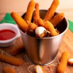 Mozzarella Sticks Na Airfryer (Palitos De Muçarela) 2 Mozzarella Sticks Na Airfryer (Palitos De Muçarela)